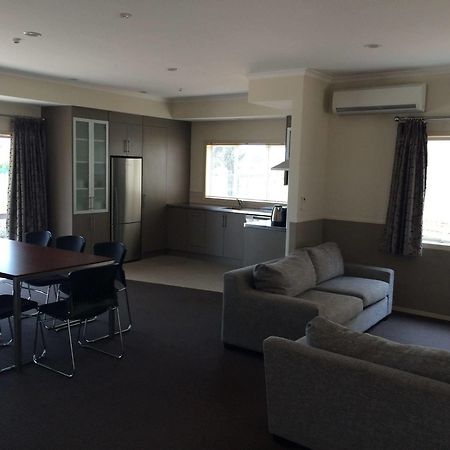 Bruce Pulman Lodge Papakura Kültér fotó