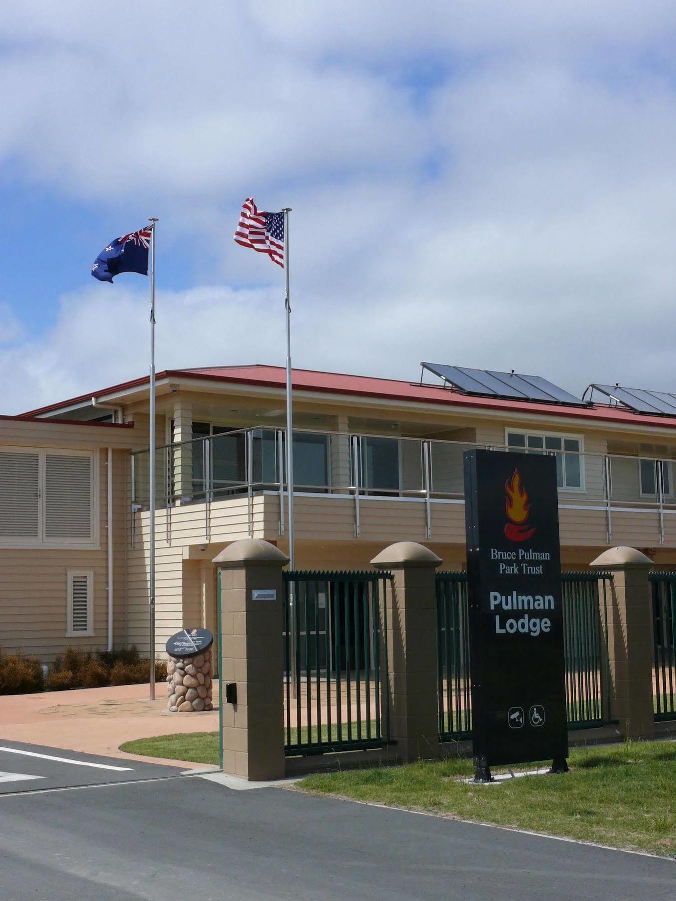 Bruce Pulman Lodge Papakura Kültér fotó
